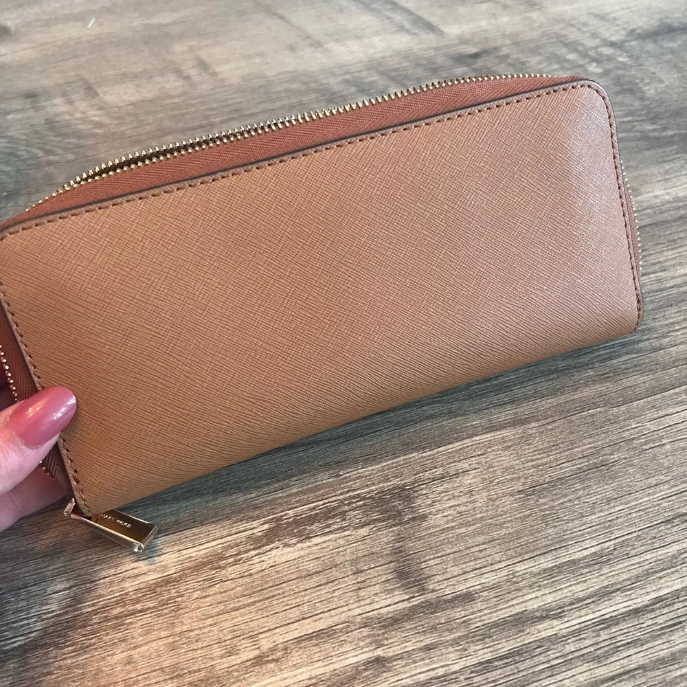 Michael Kors wallet - Picture 2 of 3
